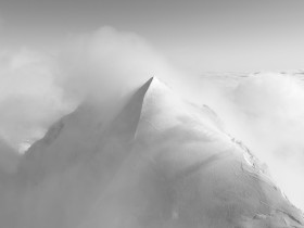 B 7029490 B 7029490